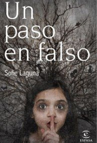 Un paso en falso (ESPASA NARRATIVA)