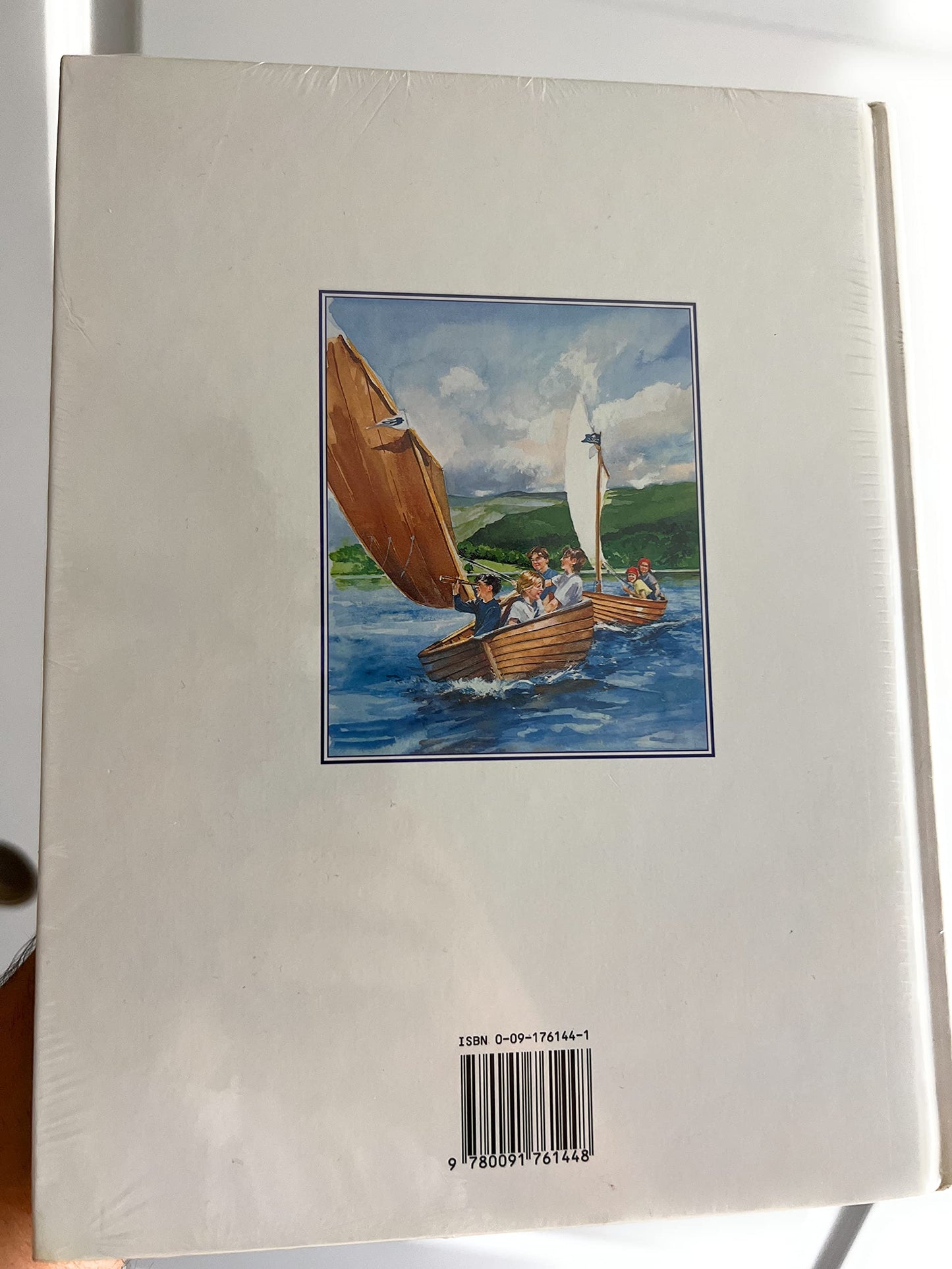 hutchinson treasury of children's literature
